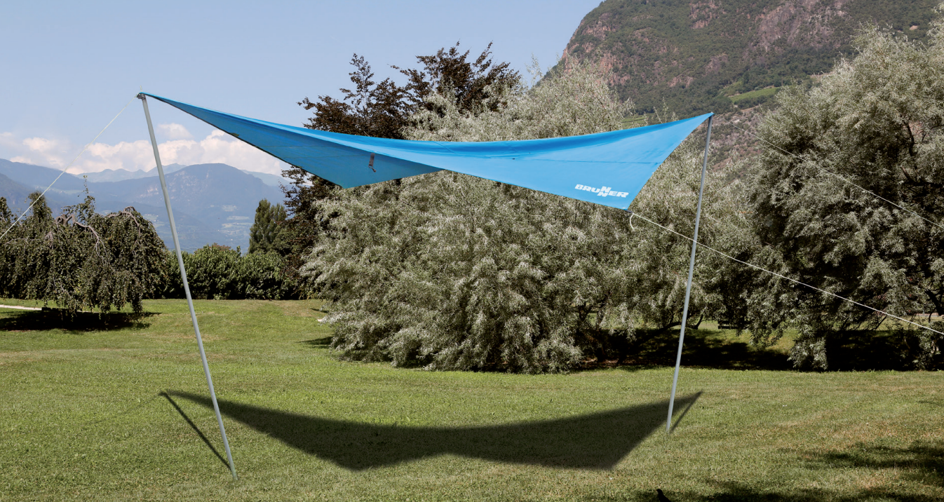 sunsail 2 brunner ombreggiante parasole giardino prato blu pali acciaio ombra alberi montagne