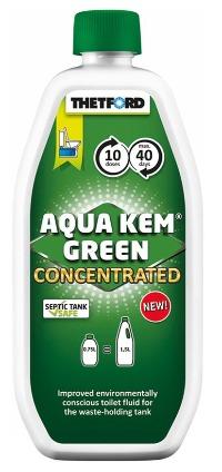 Liquido per toilette Aqua Kem Green Concentrated Thetford su sfondo bianco
